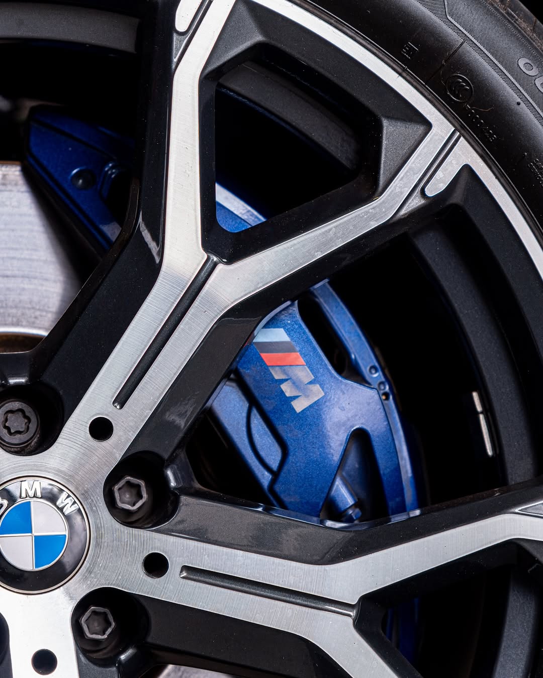BMW X5 XDRIVE45E M SPORT - Imagem 5