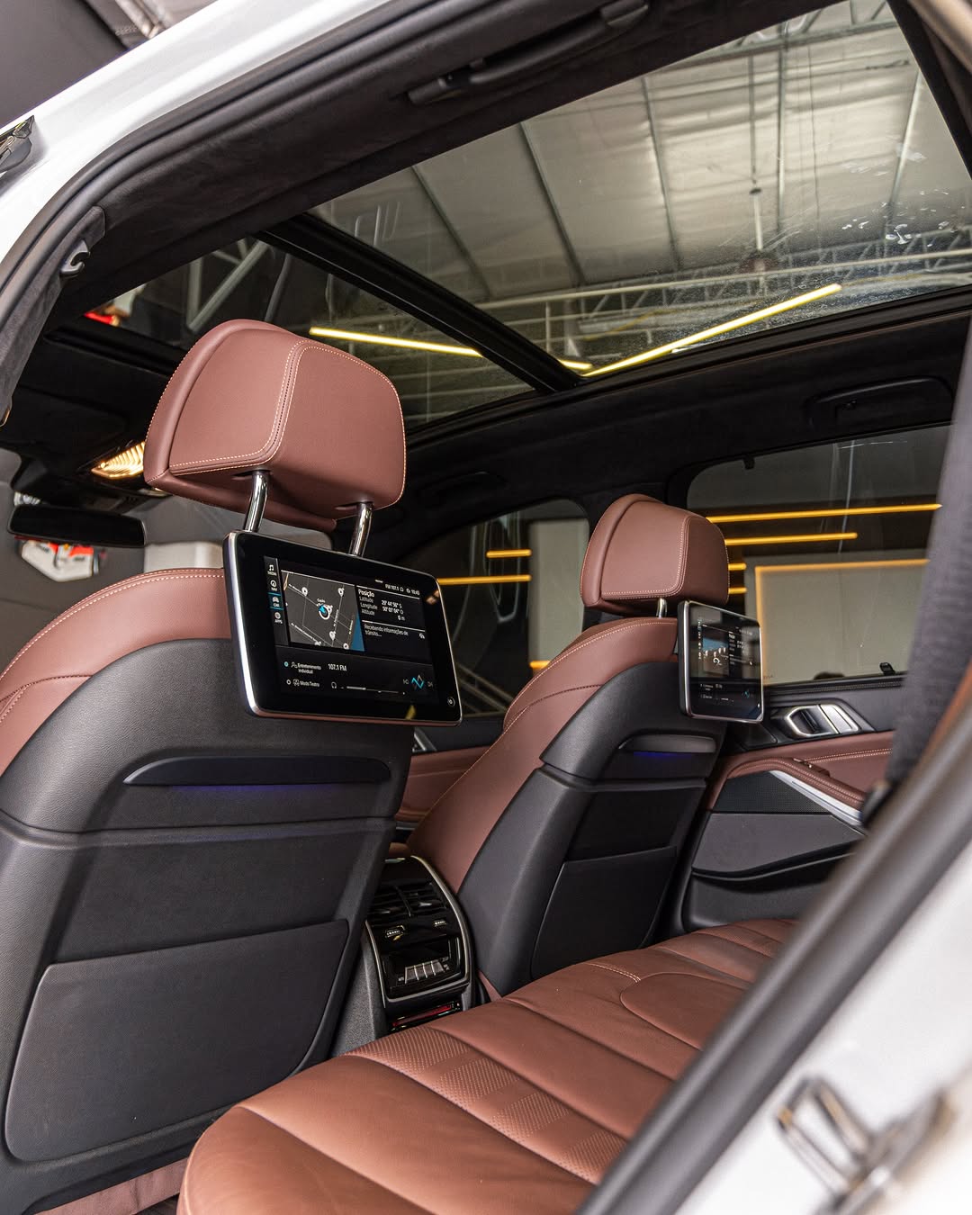 BMW X5 XDRIVE45E M SPORT - Imagem 9