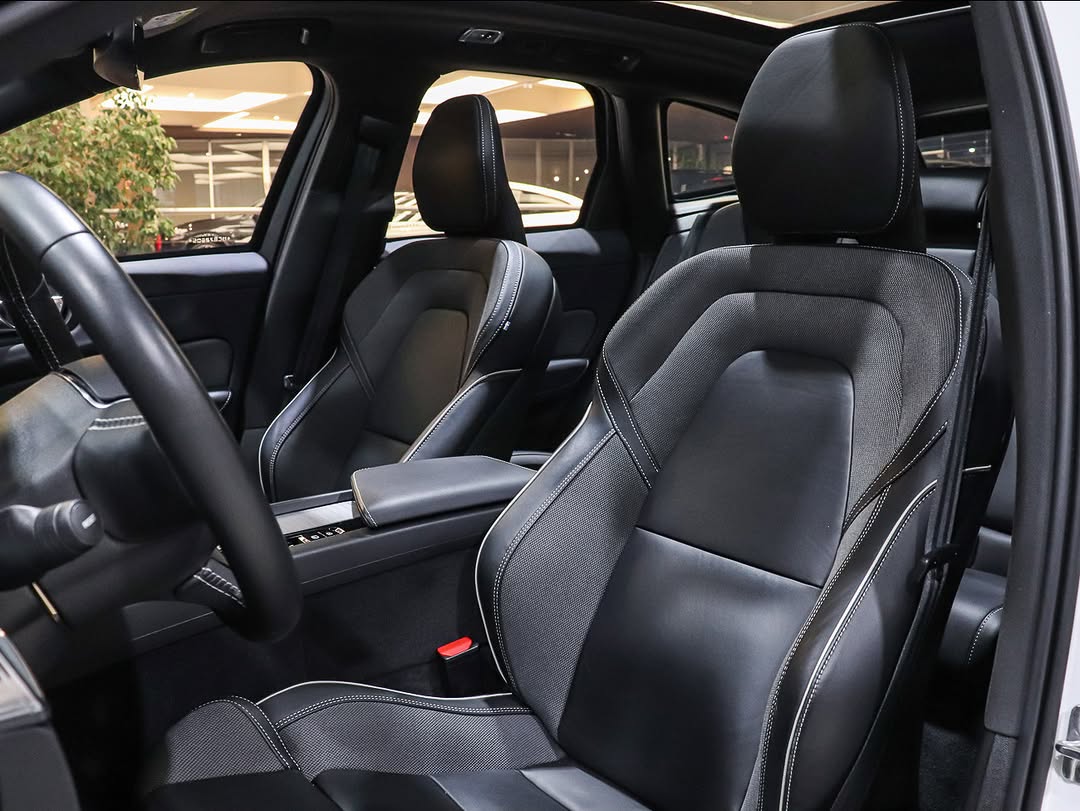 VOLVO XC60 R-DESIGN - Imagem 7