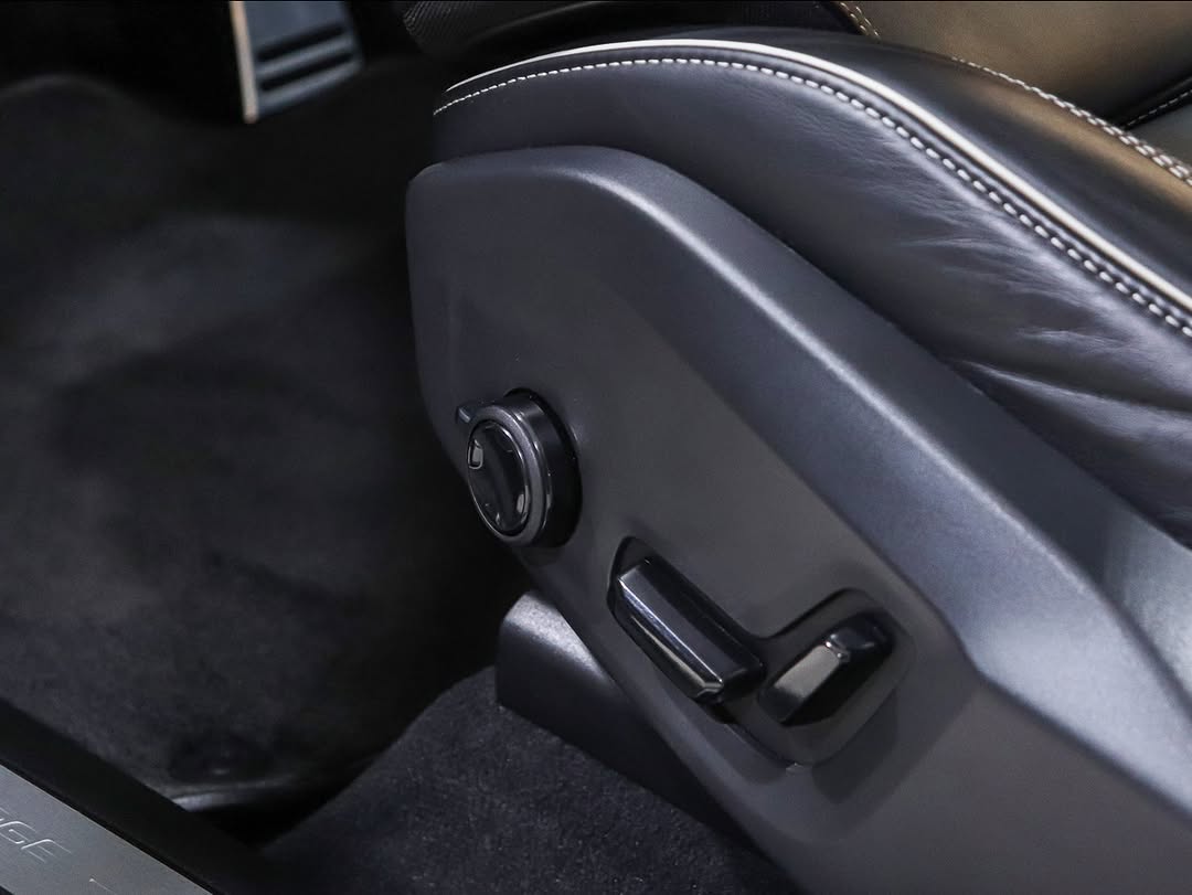 VOLVO XC60 R-DESIGN - Imagem 10