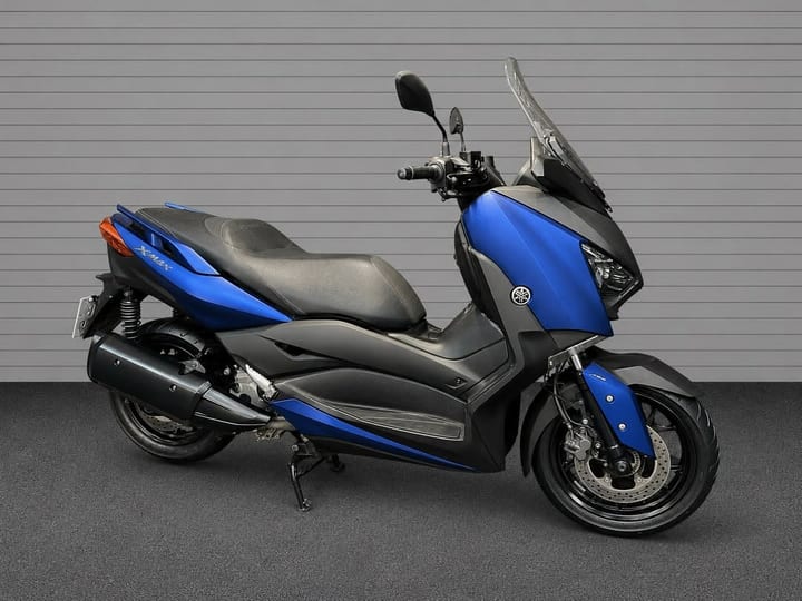 YAMAHA XMAX