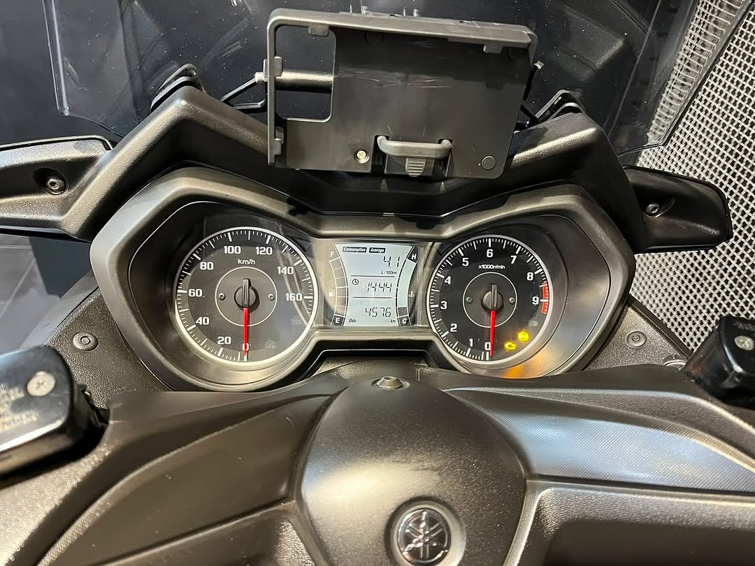 YAMAHA XMAX - Imagem 7