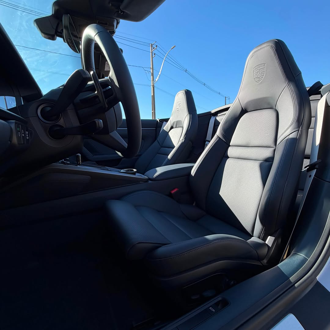 PORSCHE 911 CARRERA CABRIOLET - Imagem 11