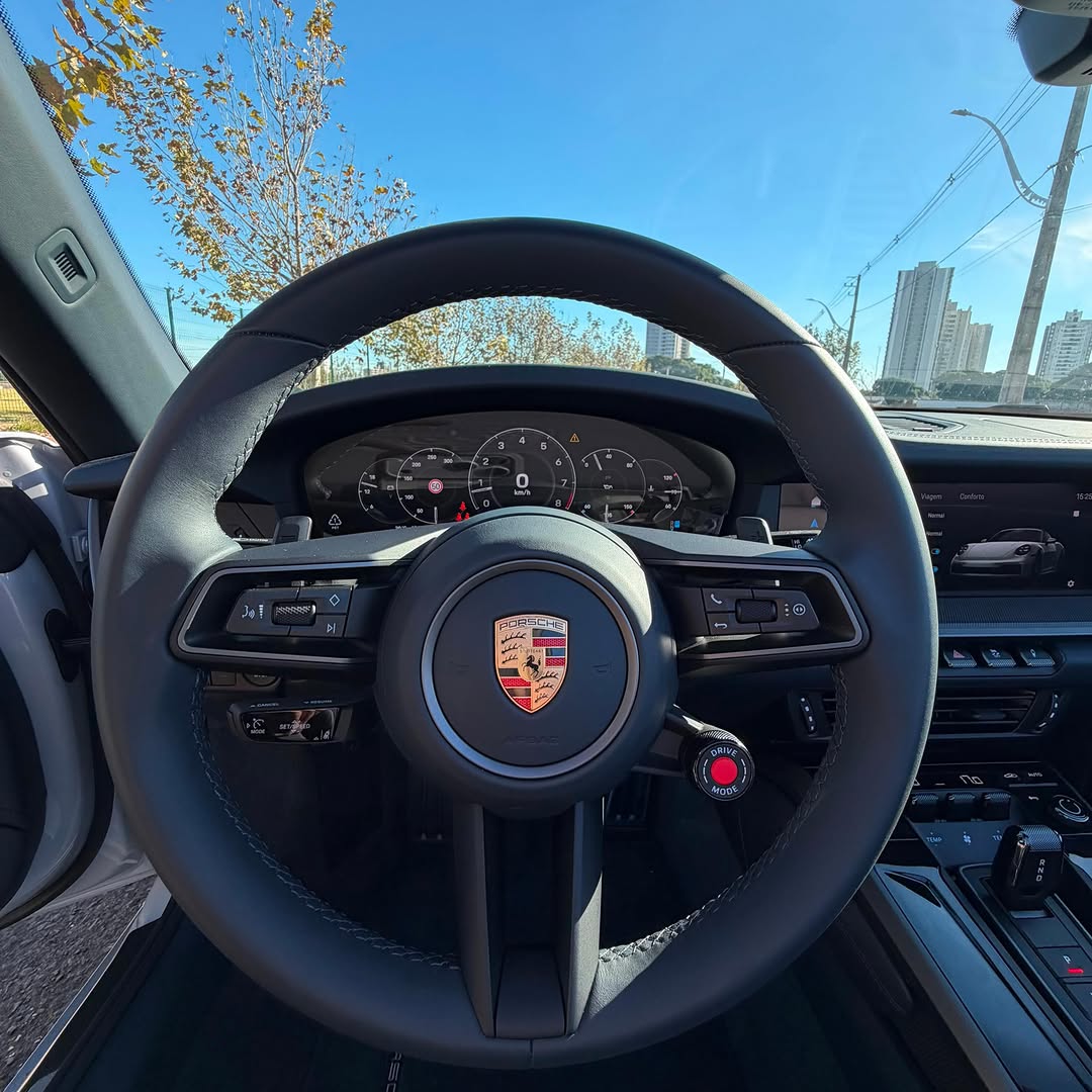 PORSCHE 911 CARRERA CABRIOLET - Imagem 12