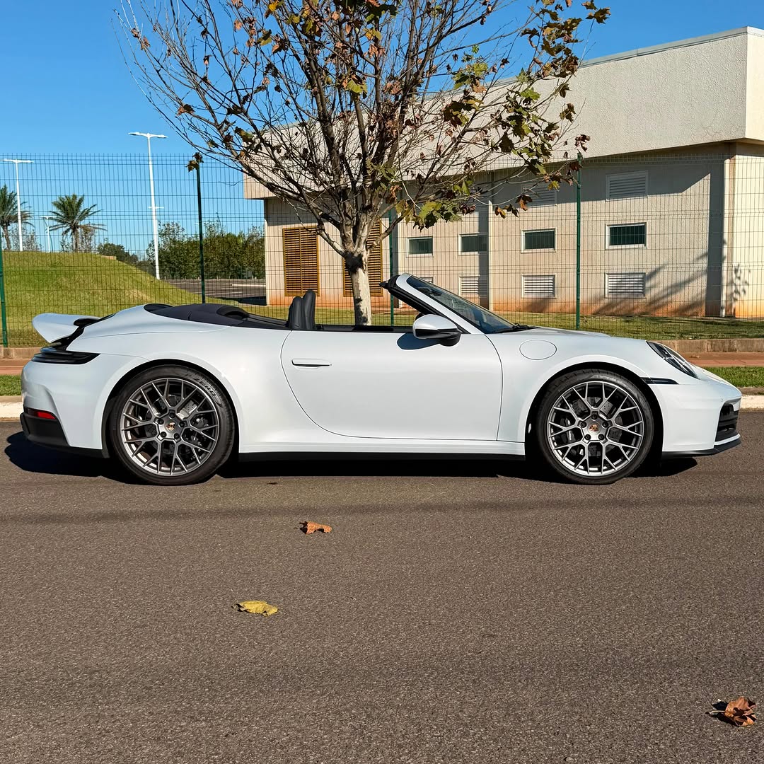PORSCHE 911 CARRERA CABRIOLET - Imagem 9