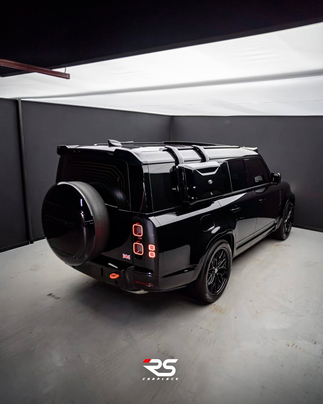 LAND ROVER DEFENDER 130 X - Imagem 3