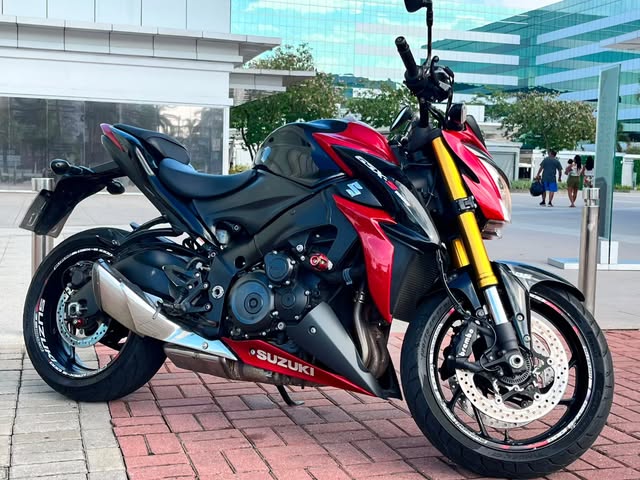 SUZUKI GSX-S 1000 - Imagem 1