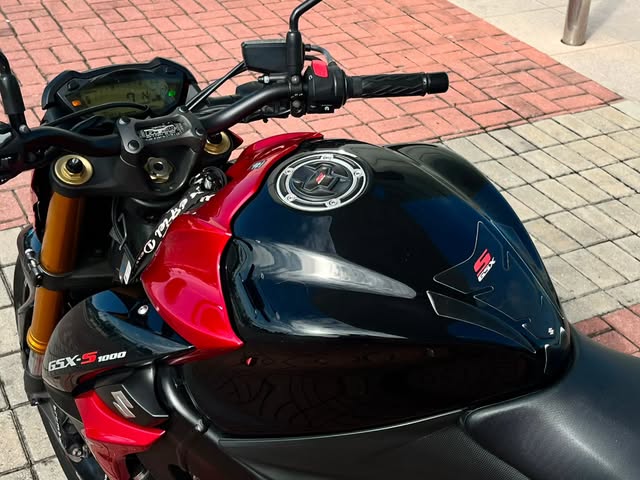 SUZUKI GSX-S 1000 - Imagem 5