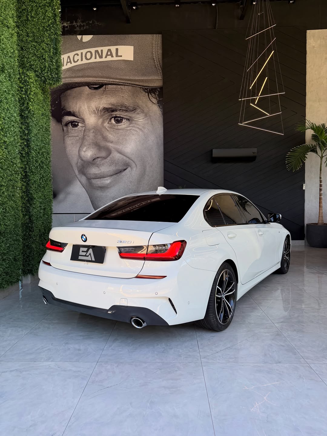 BMW 320I M SPORT - Imagem 17