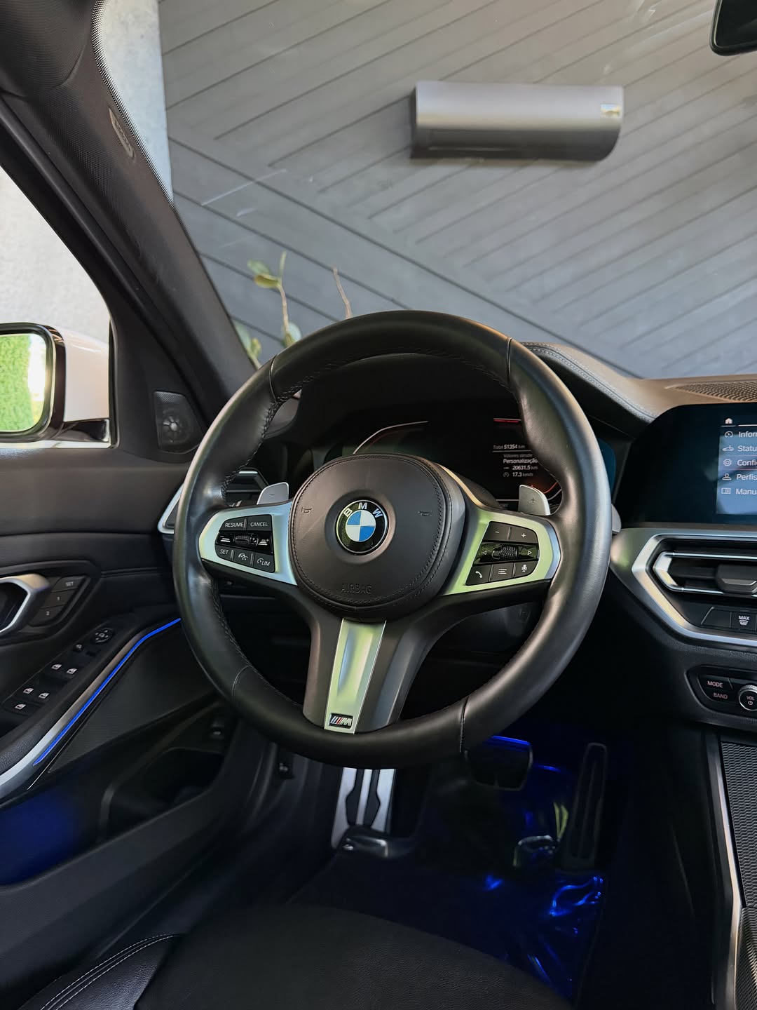 BMW 320I M SPORT - Imagem 9