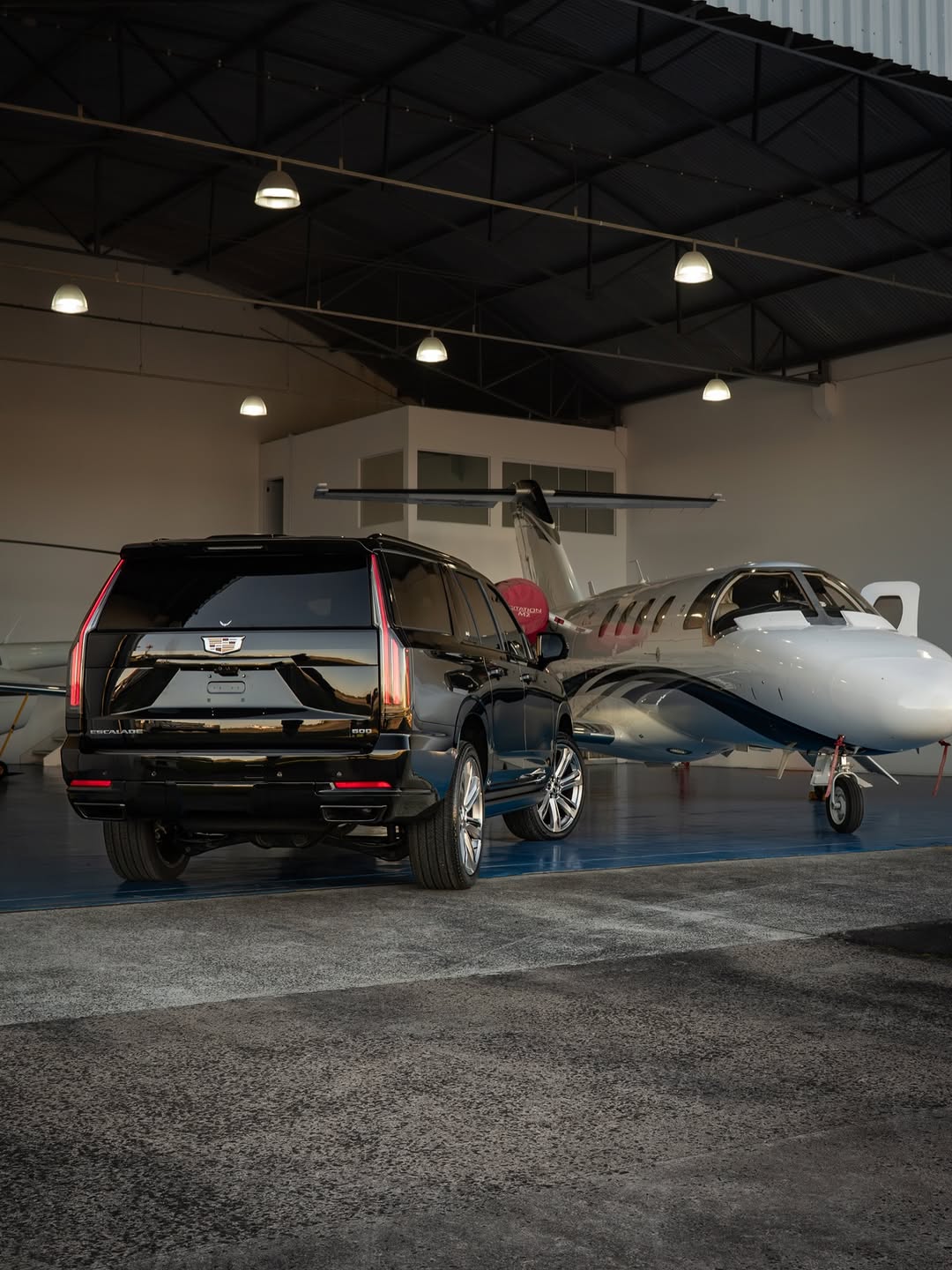 CADILLAC ESCALADE ESV 600 PLATINUM SPORT - Imagem 11