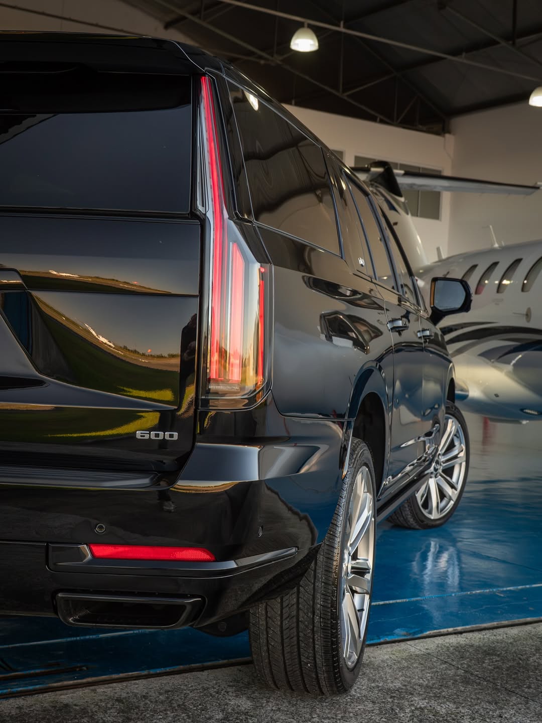 CADILLAC ESCALADE ESV 600 PLATINUM SPORT - Imagem 15