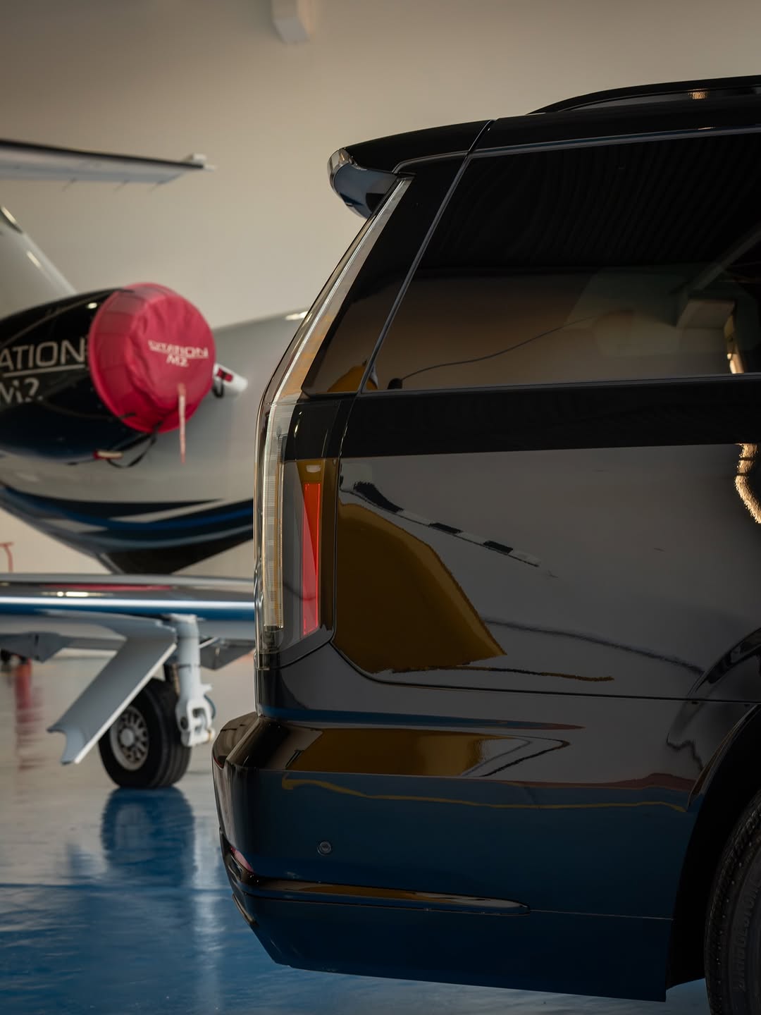CADILLAC ESCALADE ESV 600 PLATINUM SPORT - Imagem 17