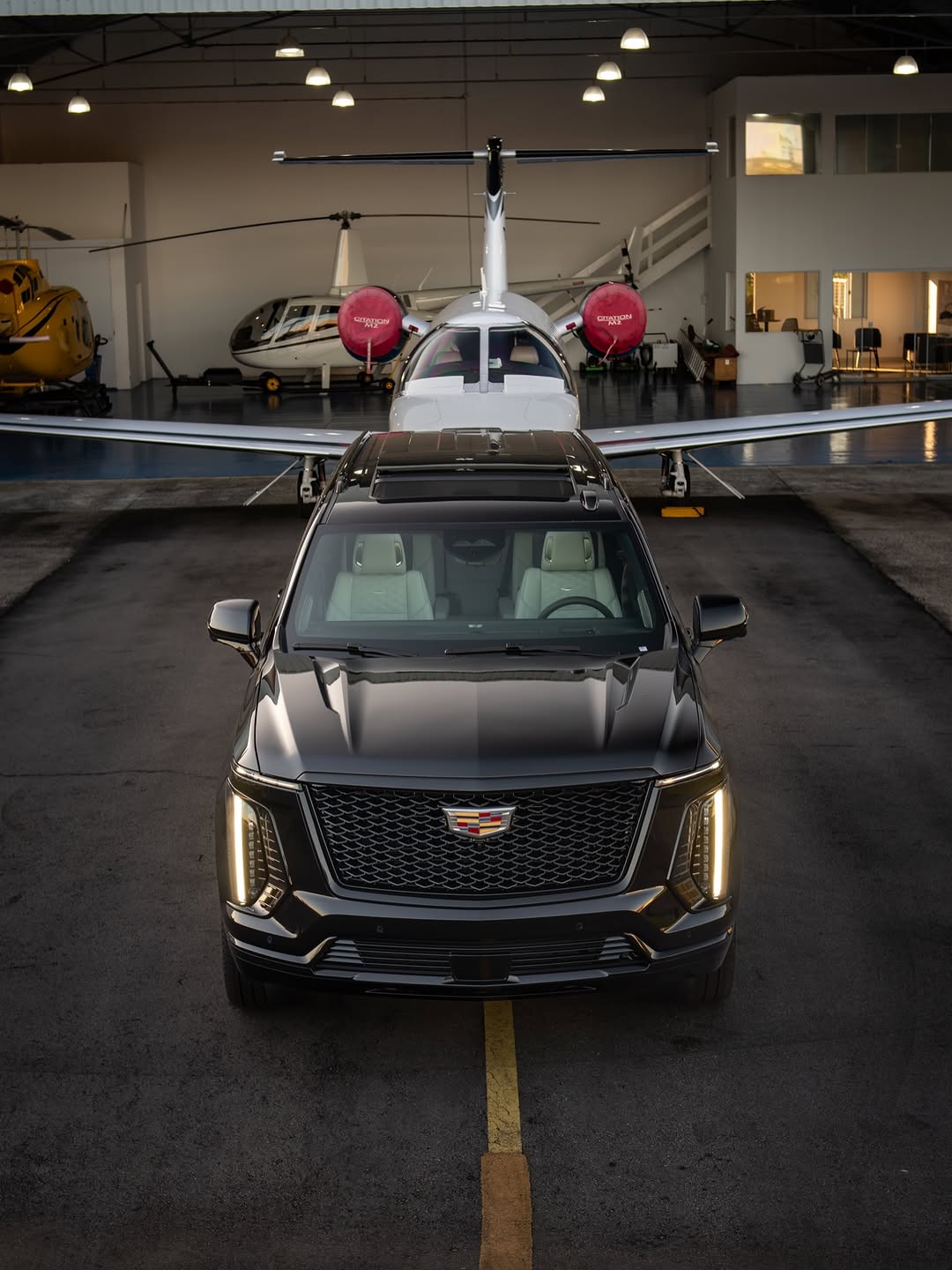 CADILLAC ESCALADE ESV 600 PLATINUM SPORT - Imagem 3
