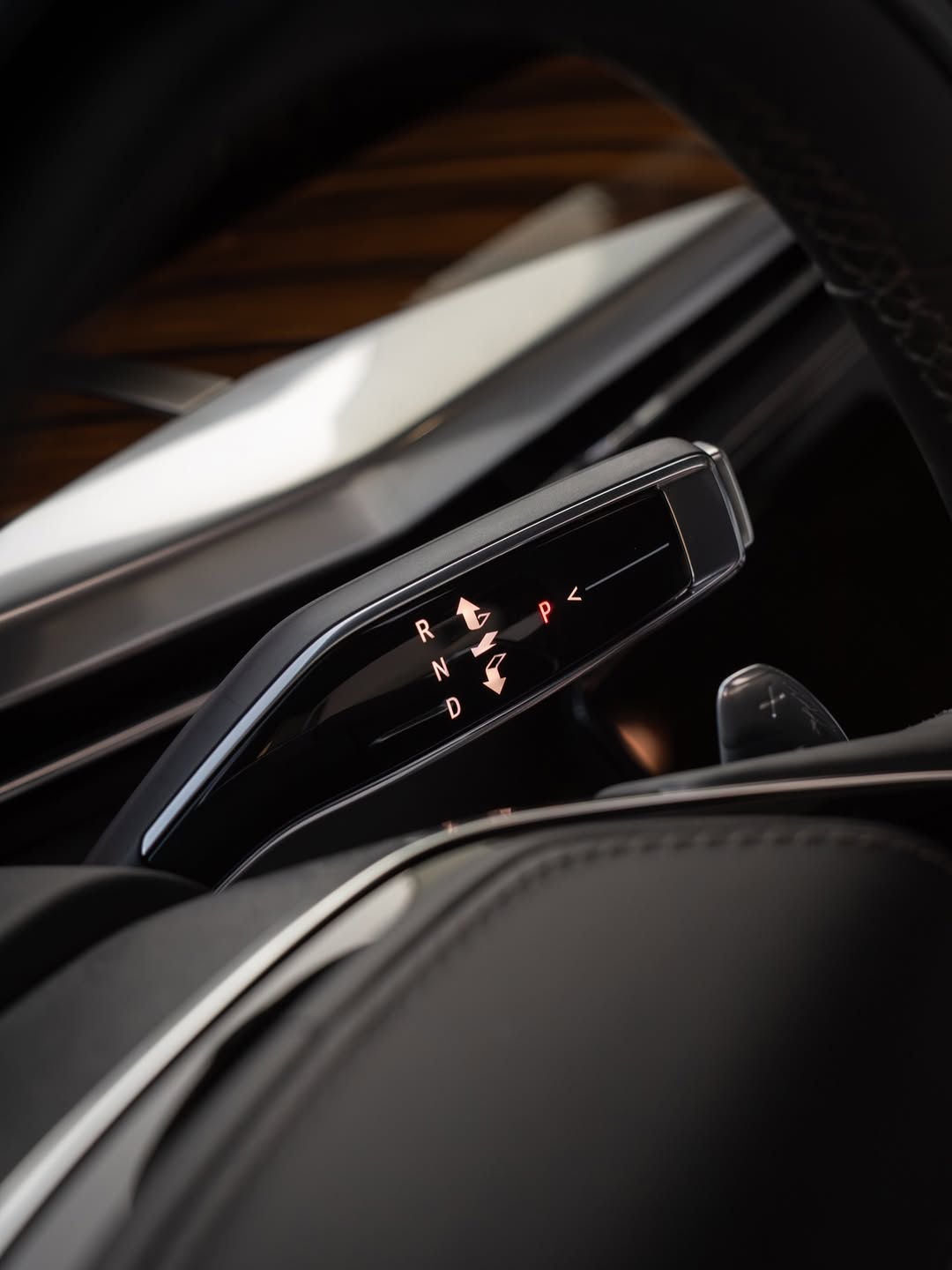 CADILLAC ESCALADE ESV 600 PLATINUM SPORT - Imagem 6