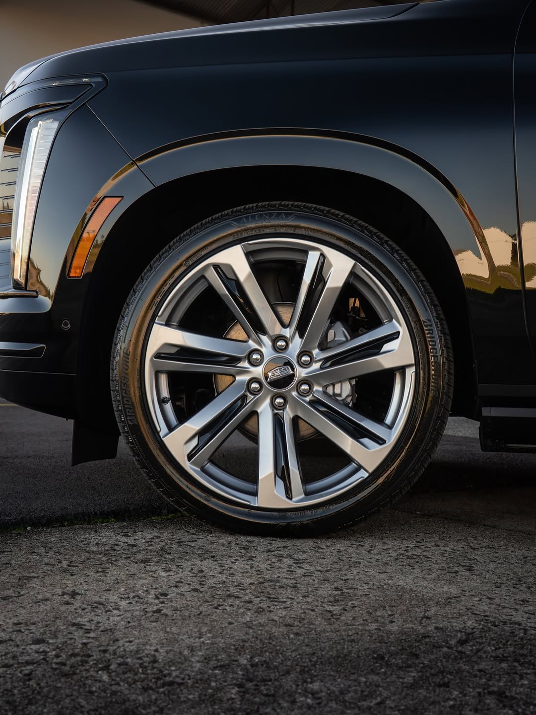 CADILLAC ESCALADE ESV 600 PLATINUM SPORT - Imagem 9