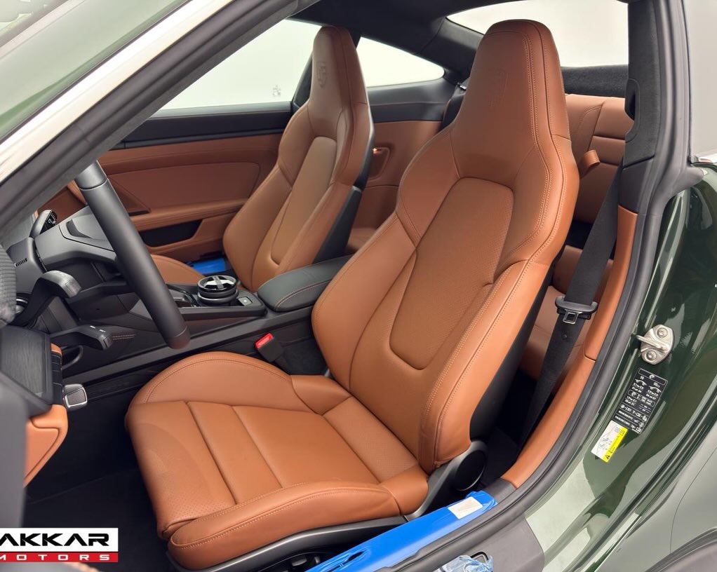 PORSCHE 911 GT3 TOURING - Imagem 9