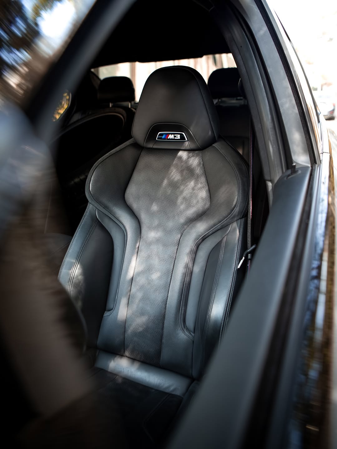 BMW M3 COMPETITION - Imagem 13