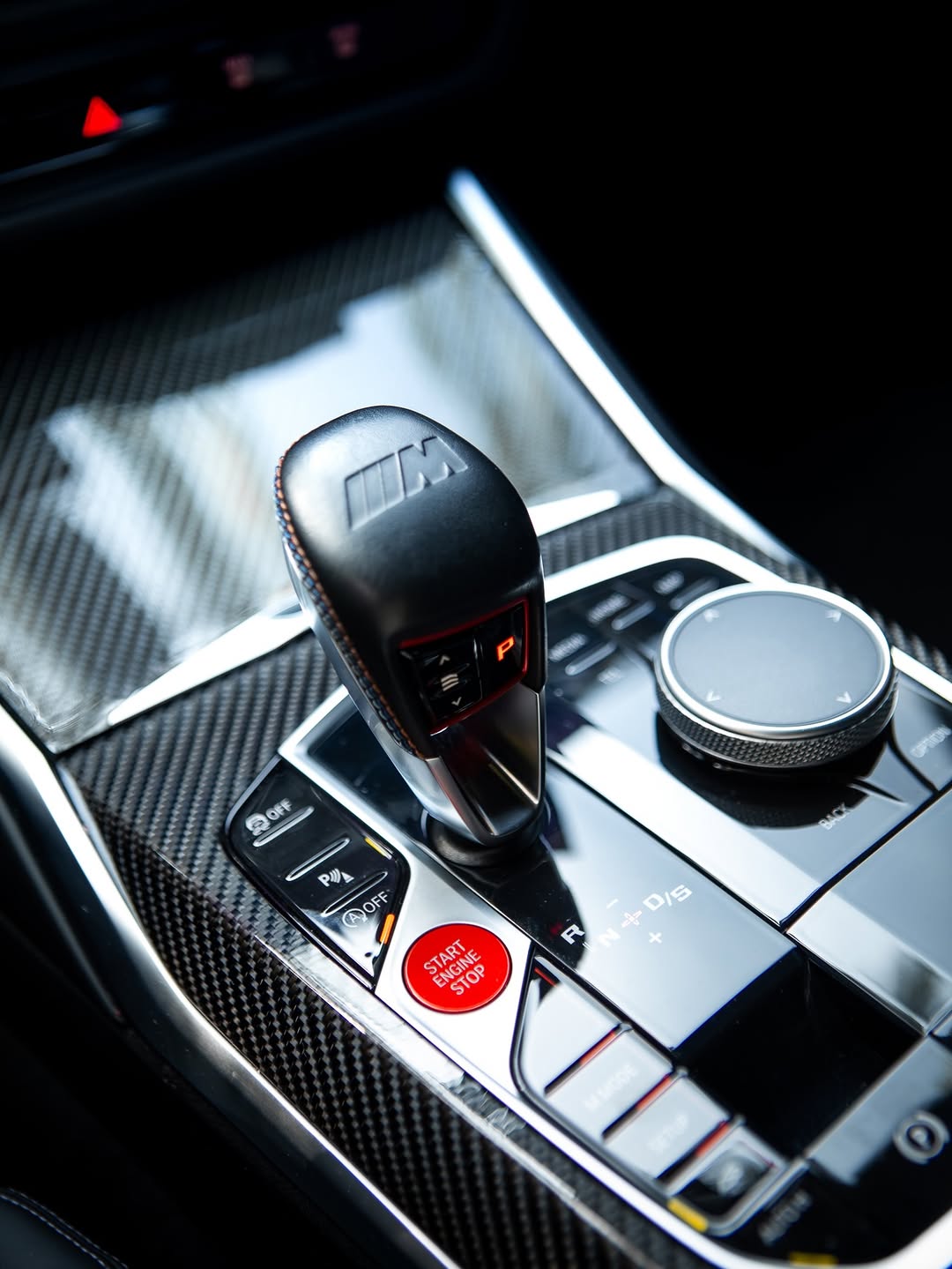 BMW M3 COMPETITION - Imagem 15