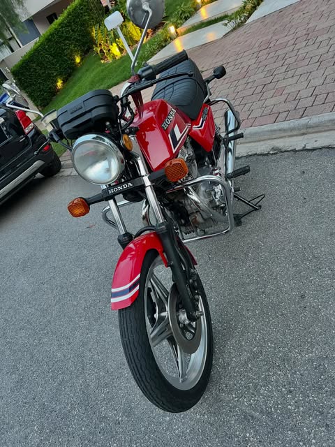 HONDA CB 400 - Imagem 18