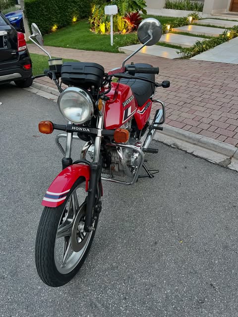HONDA CB 400 - Imagem 5