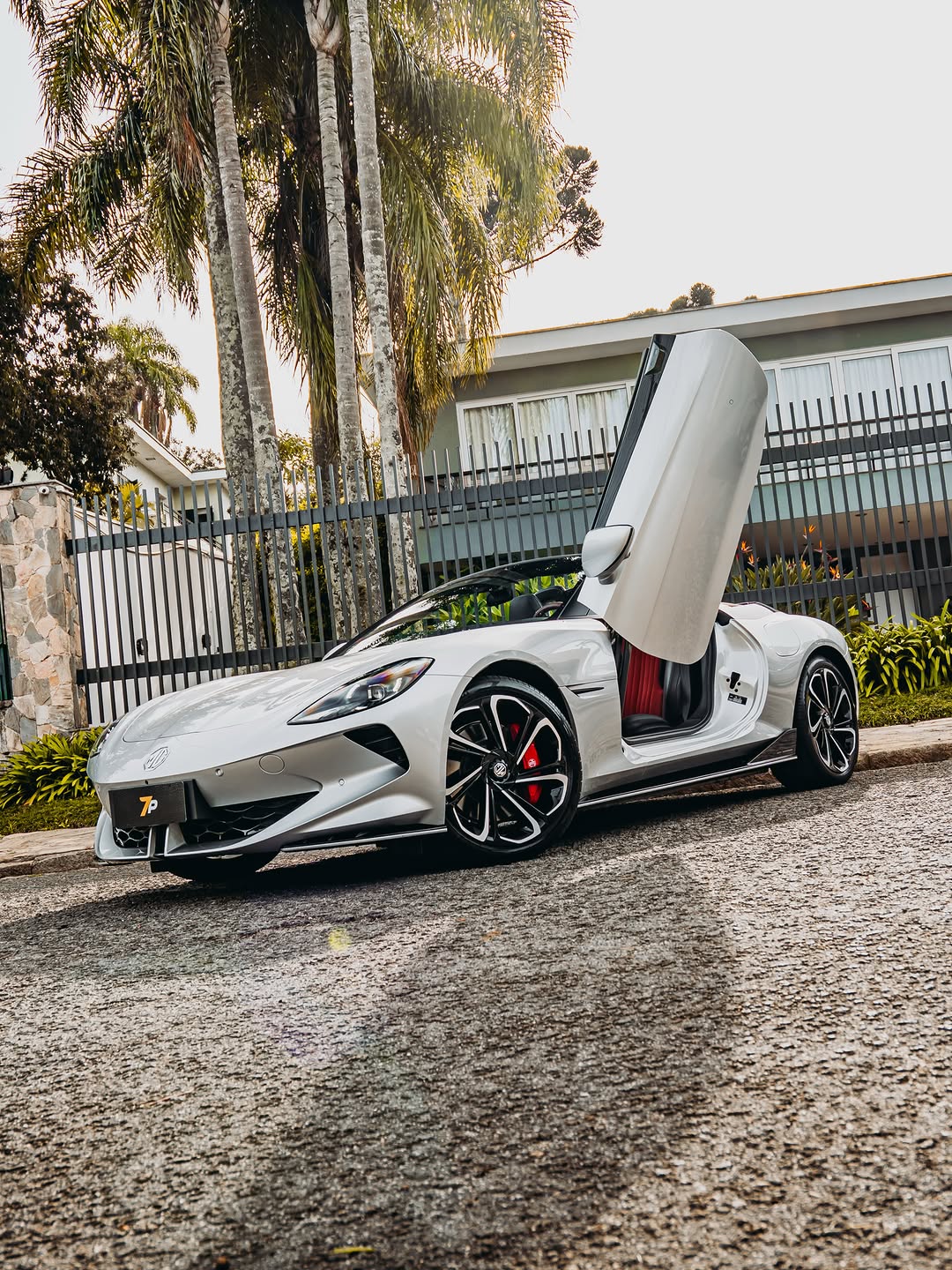 MG CYBERSTER 100TH ANNIVERSARY - Imagem 1