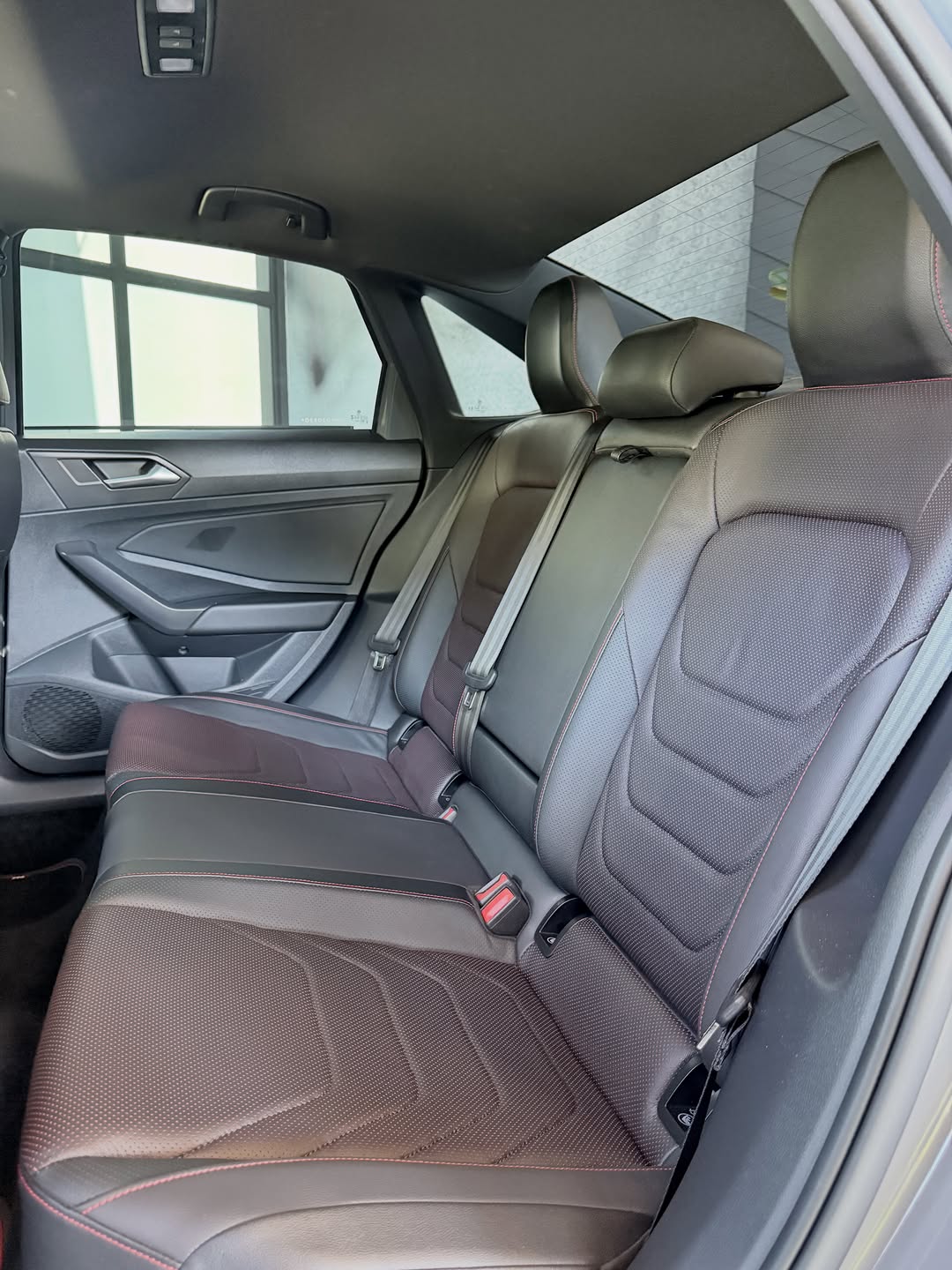 VOLKSWAGEN JETTA GLI - Imagem 15