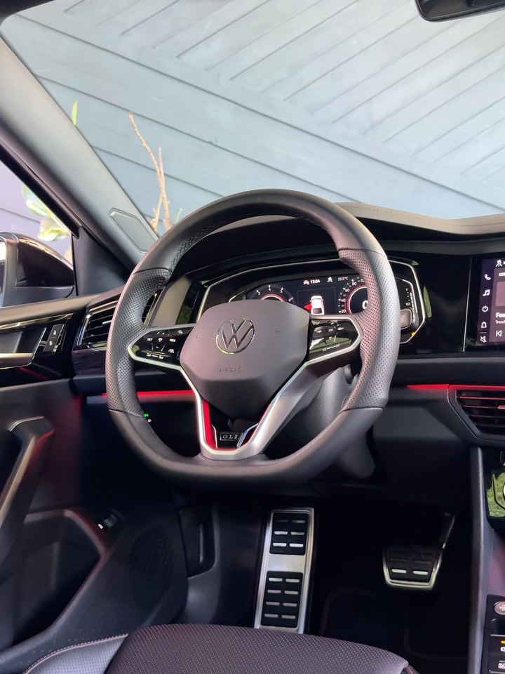 VOLKSWAGEN JETTA GLI - Imagem 10