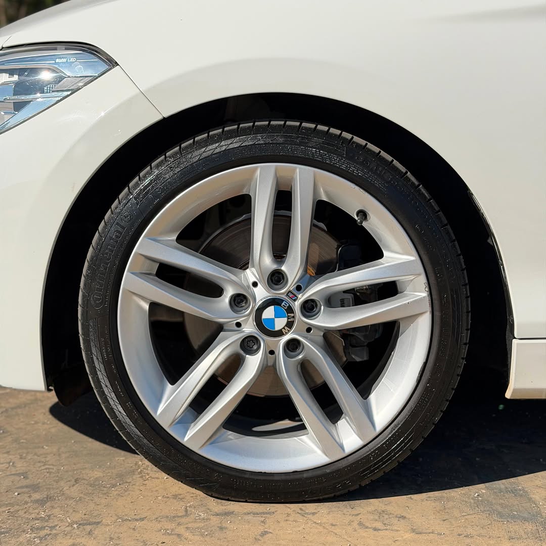 BMW 125I M SPORT - Imagem 10