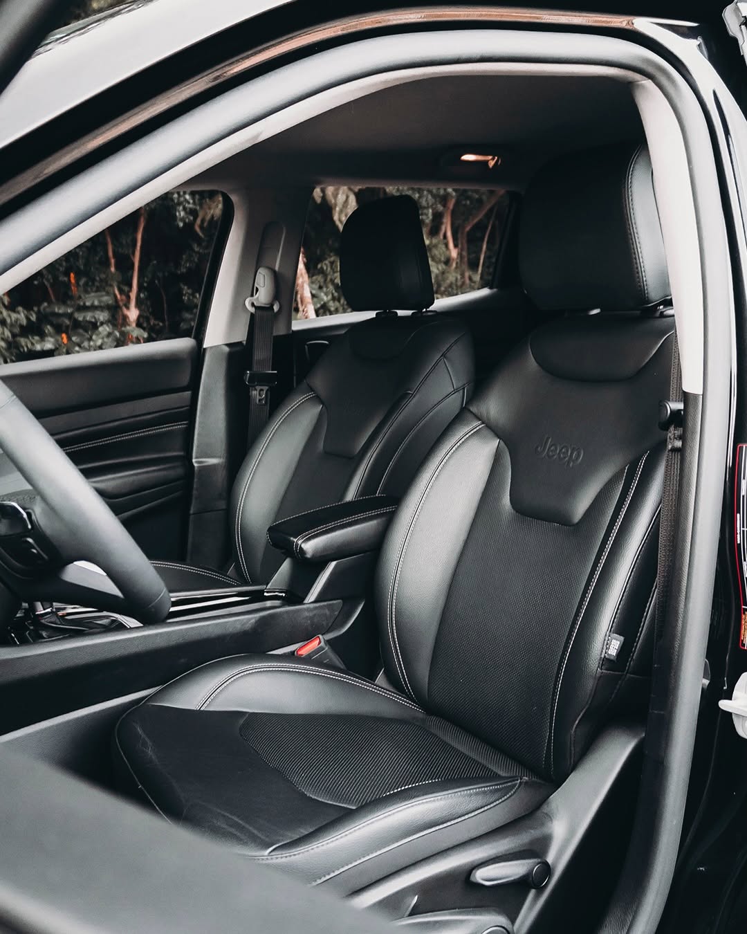 JEEP COMPASS NIGHT EAGLE - Imagem 7