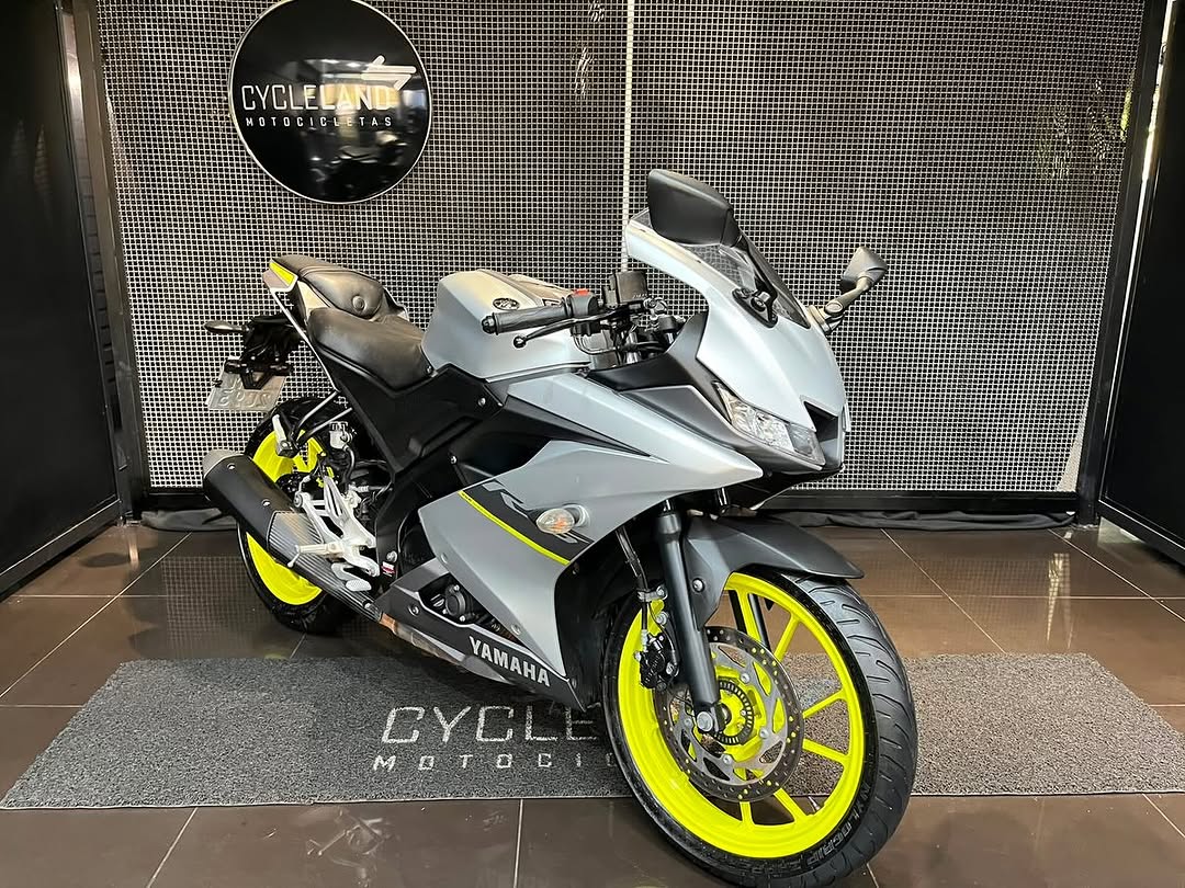 YAMAHA R15 - Imagem 5