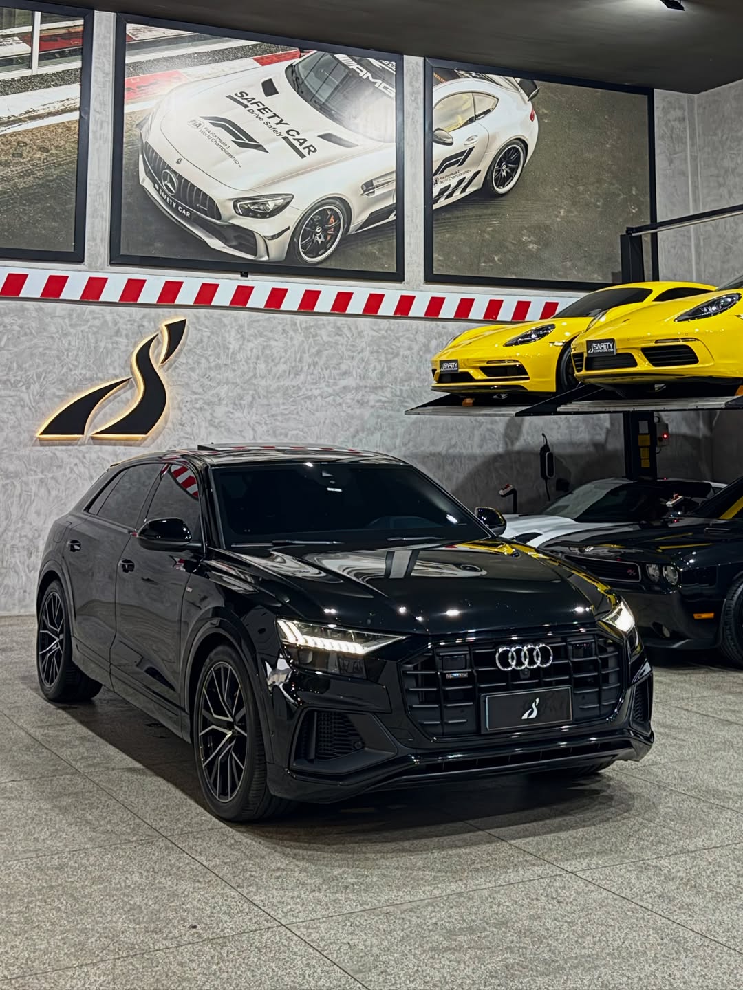 AUDI Q8 QUATTRO PERFORMANCE BLACK S-LINE - Imagem 1