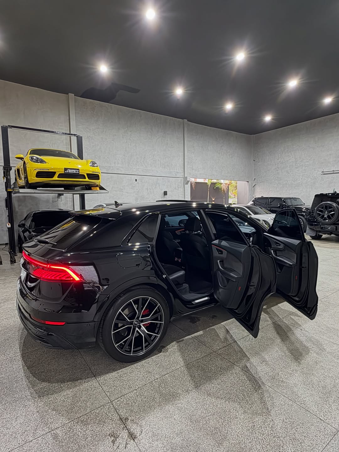 AUDI Q8 QUATTRO PERFORMANCE BLACK S-LINE - Imagem 14