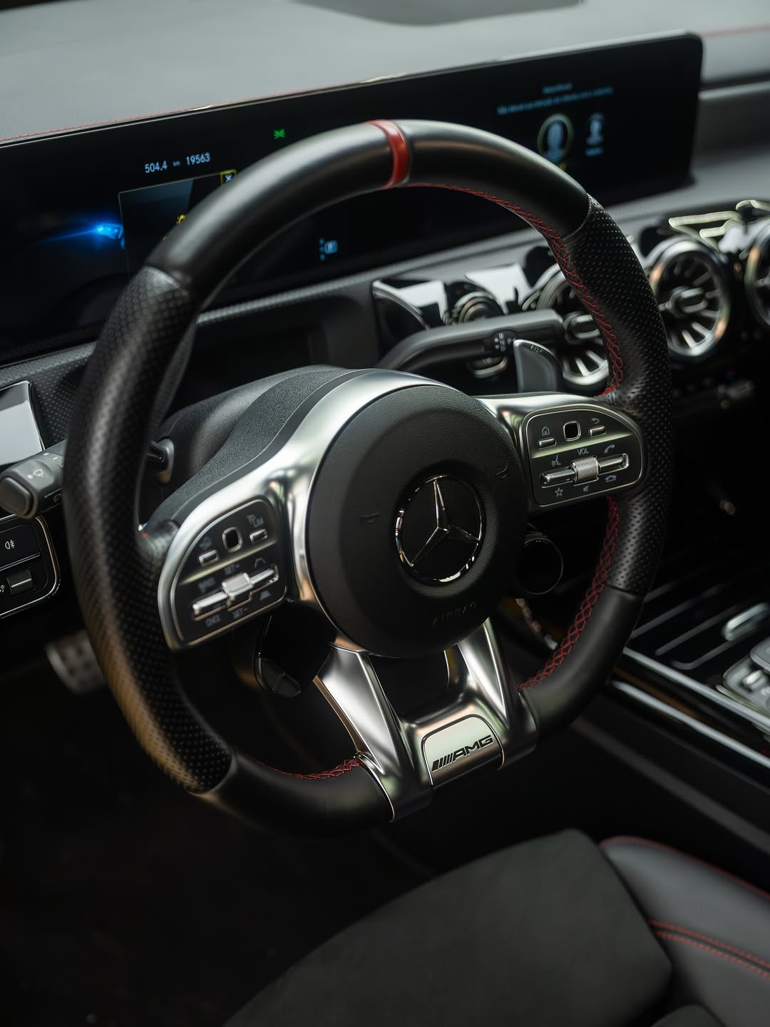 MERCEDES-BENZ CLA 35 AMG - Imagem 6