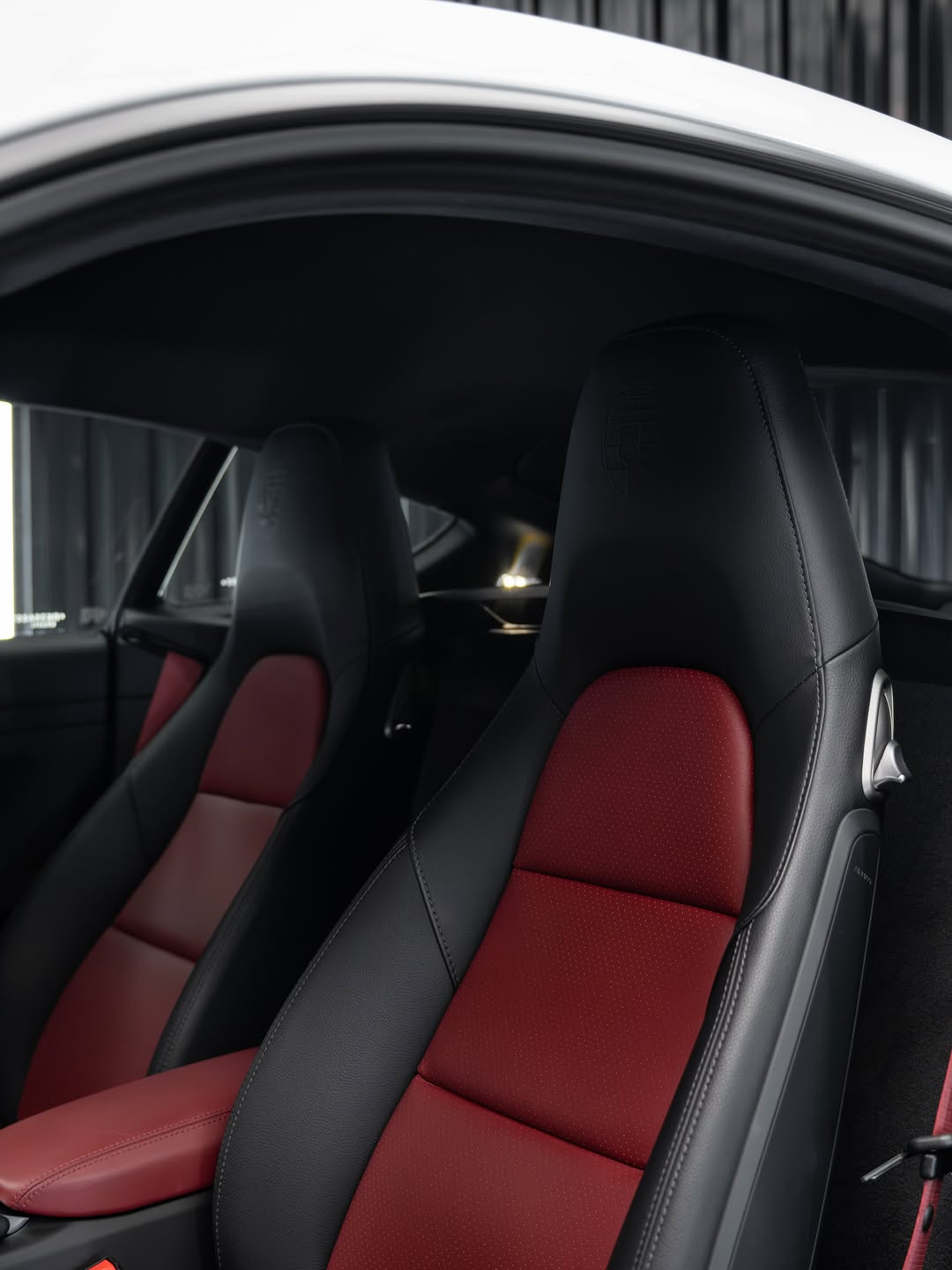 PORSCHE 718 CAYMAN - Imagem 18