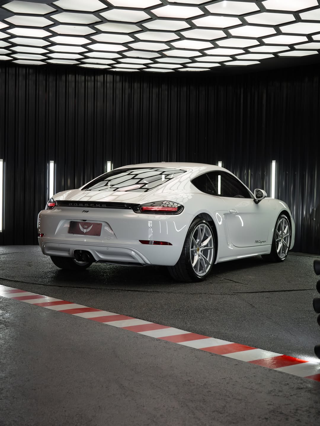 PORSCHE 718 CAYMAN - Imagem 3