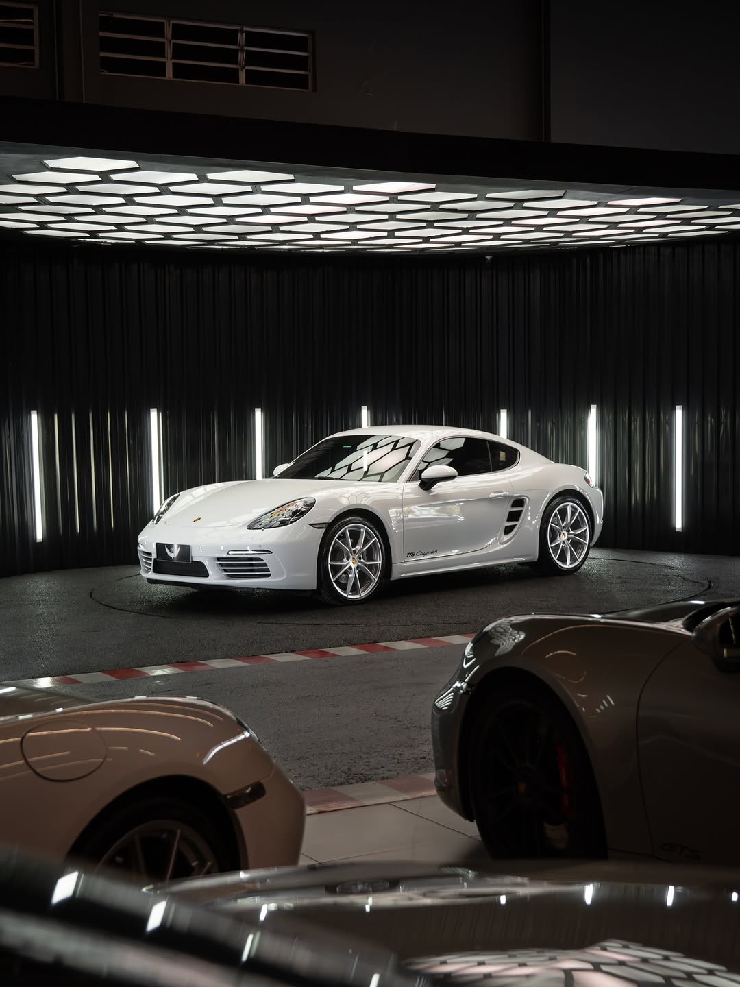 PORSCHE 718 CAYMAN - Imagem 9