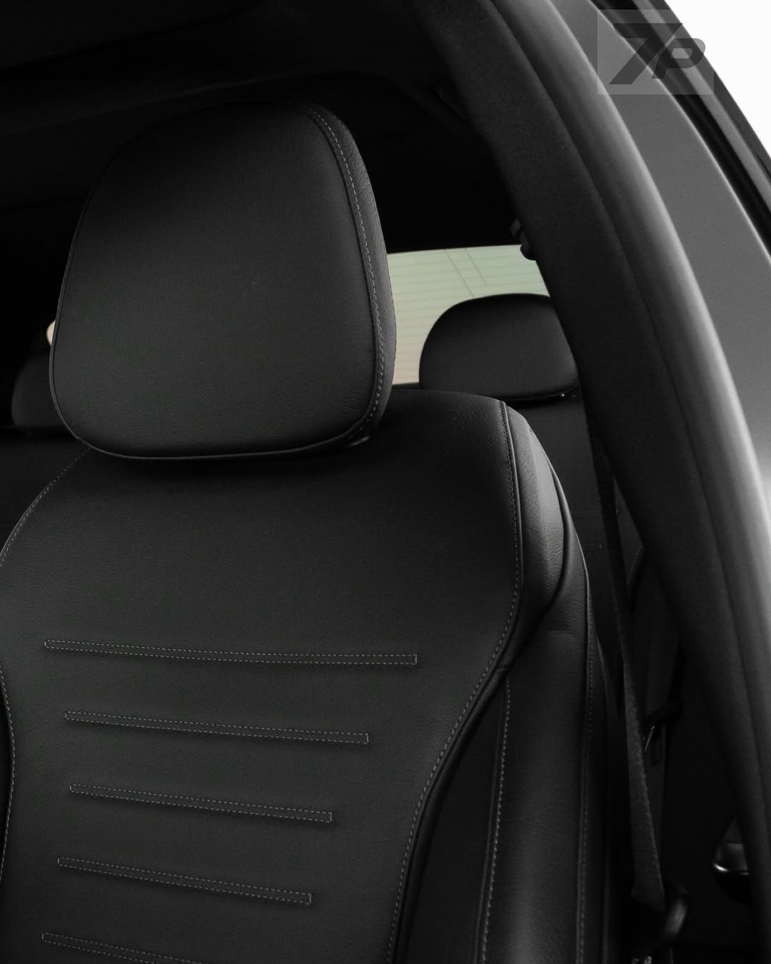 MERCEDES-BENZ C300 AMG LINE - Imagem 4