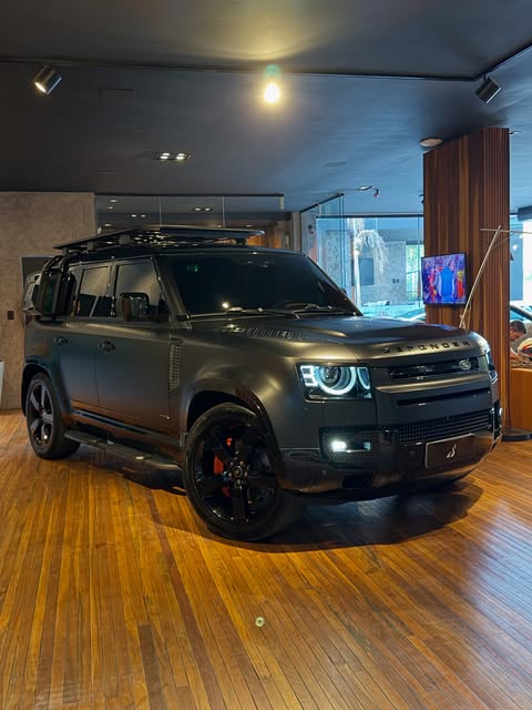 LAND ROVER DEFENDER X 110 DIESEL - Imagem 2