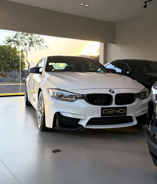 BMW M4 - Imagem 1