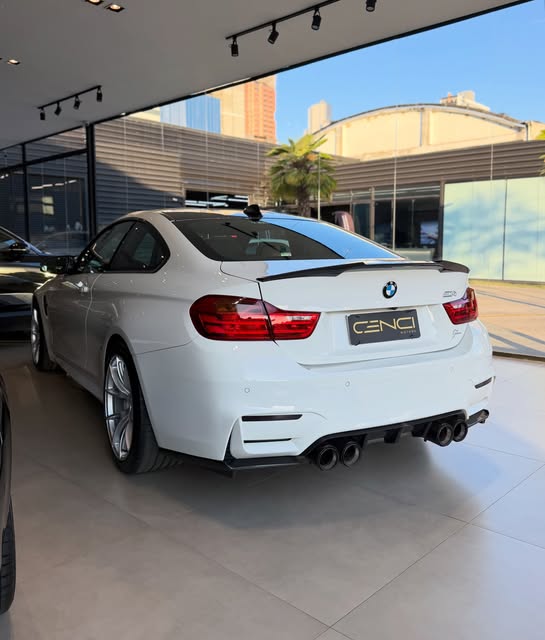BMW M4 - Imagem 2