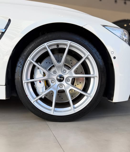 BMW M4 - Imagem 11