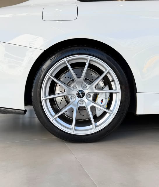 BMW M4 - Imagem 12
