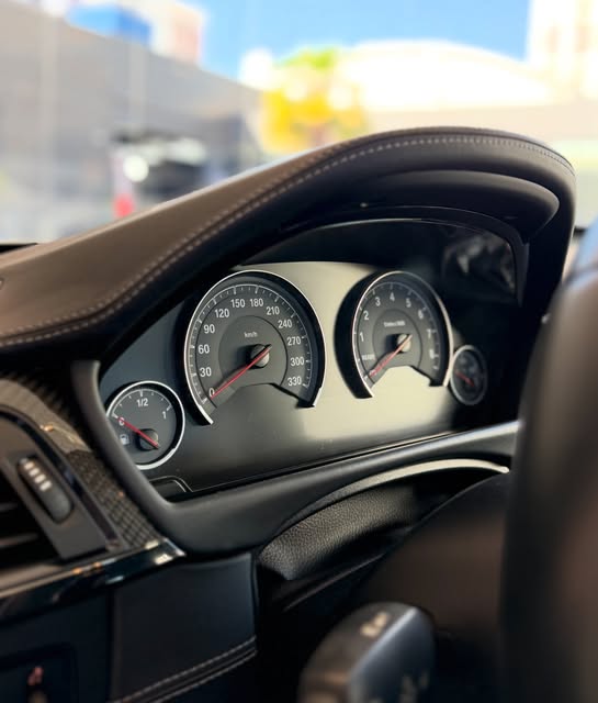 BMW M4 - Imagem 8