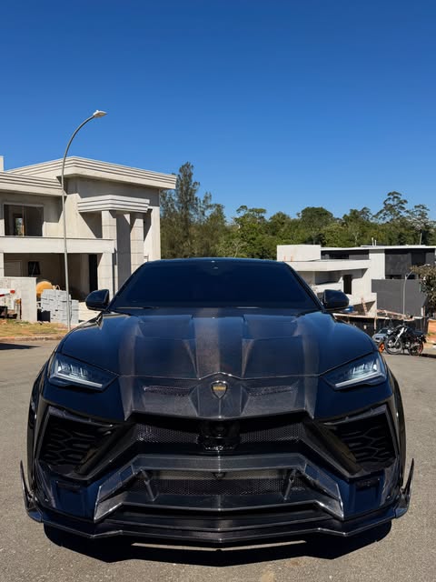 LAMBORGHINI URUS - Imagem 1