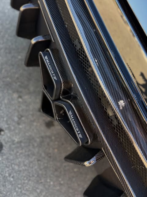 LAMBORGHINI URUS - Imagem 13