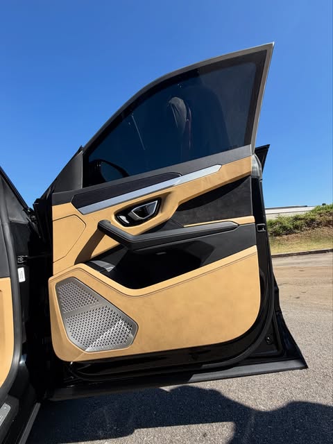 LAMBORGHINI URUS - Imagem 15