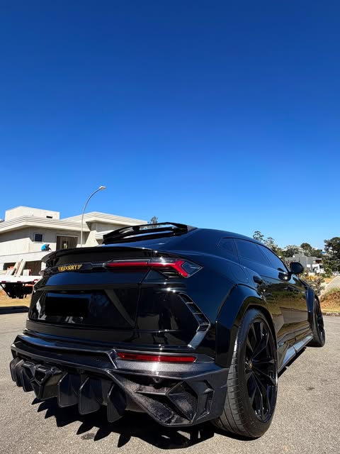 LAMBORGHINI URUS - Imagem 3