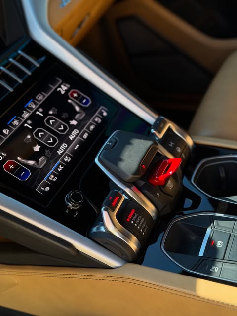 LAMBORGHINI URUS - Imagem 6