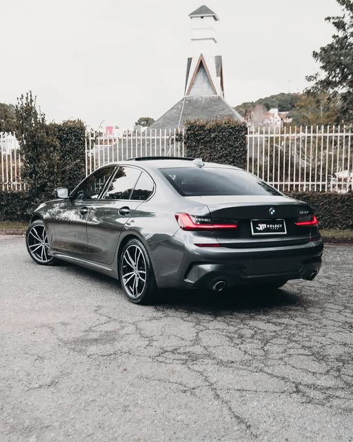 BMW 320I M SPORT - Imagem 2